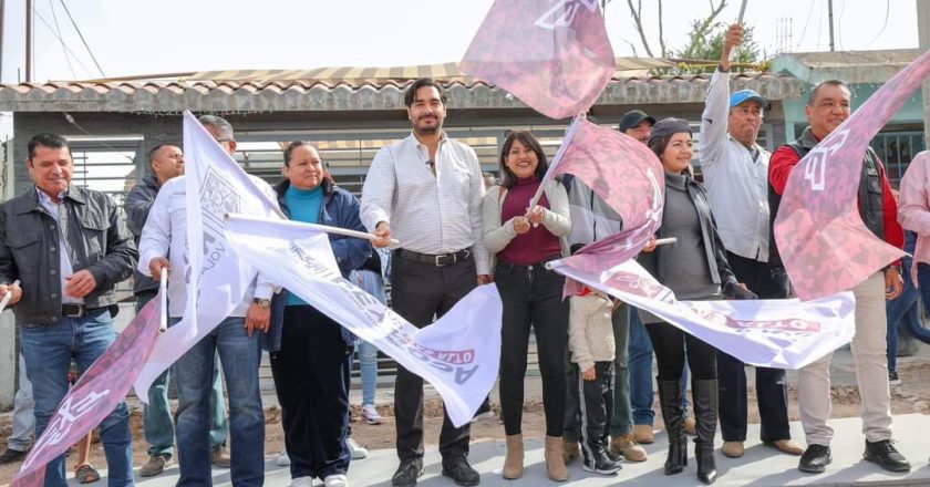 Dio Alcalde Carlos Peña Ortiz banderazo a pavimentación de la calle Miguel Negrete