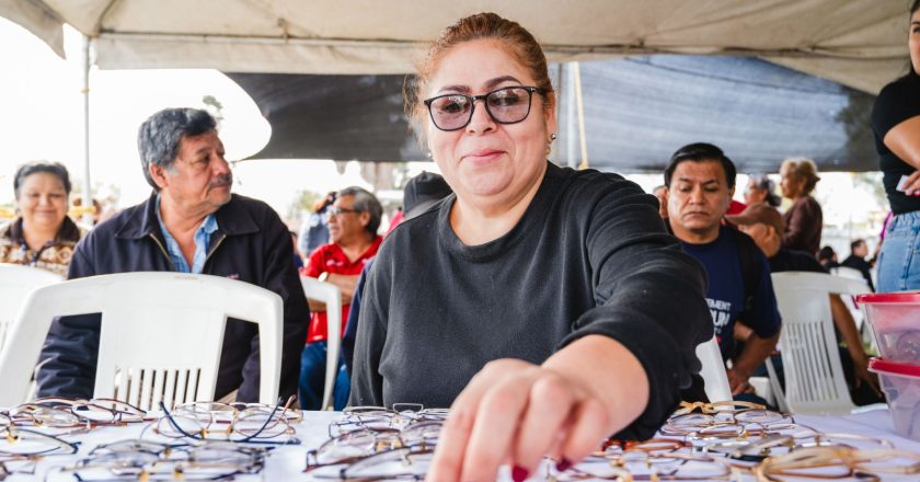 DIF Reynosa atiende salud visual de familias