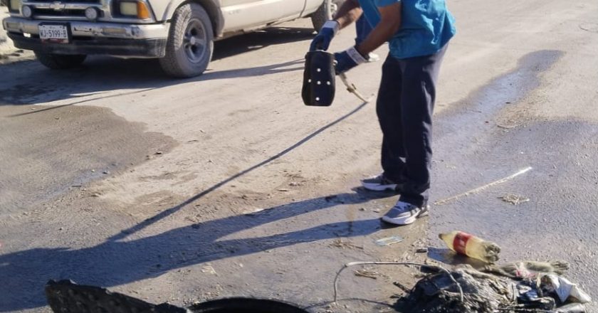 Atendió COMAPA fuga de agua residual en fraccionamiento Los Almendros