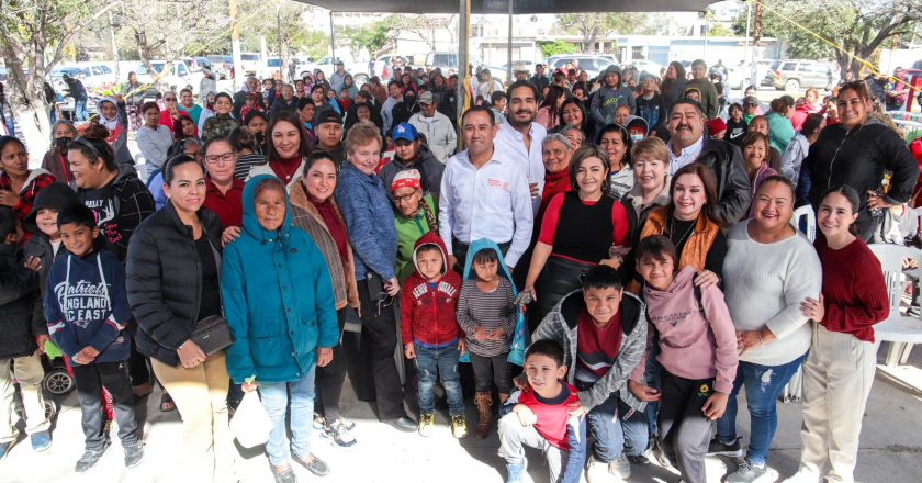 Celebraron en colonia Independencia Día de Reyes con Carlos Peña Ortiz