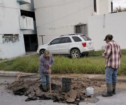 Reparó COMAPA fuga de agua potable en la colonia La Cañada