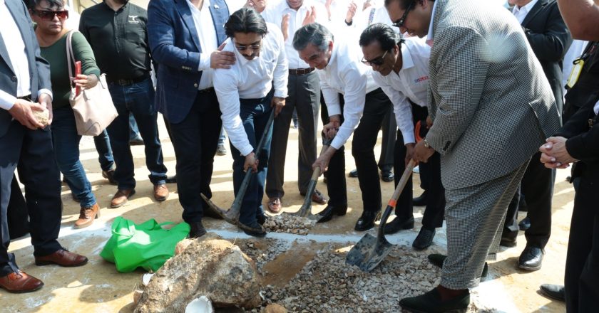 Colocó Américo primera piedra de planta industrial en Altamira