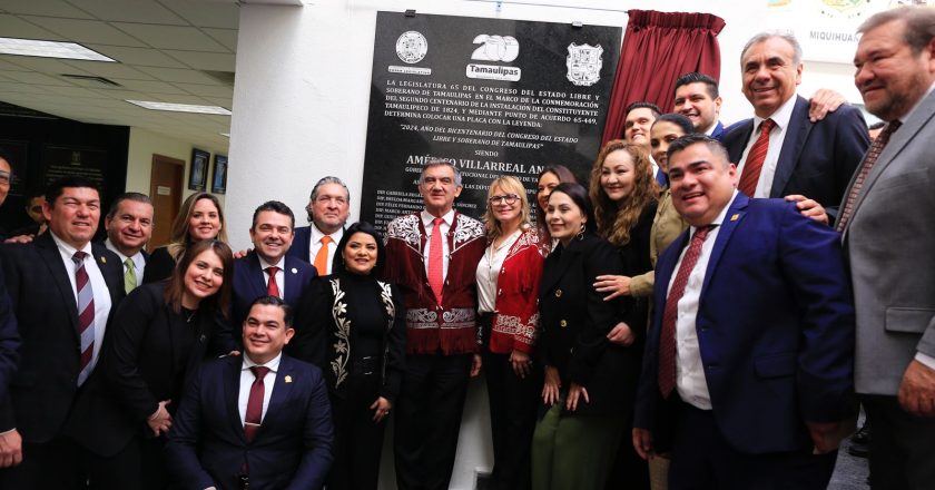 Develó Gobernador placa conmemorativa del Bicentenario del Congreso de Tamaulipas