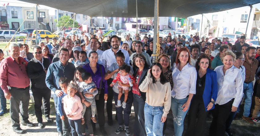 Festejaron familias de Los Caracoles Día de Reyes con el Alcalde Carlos Peña Ortiz