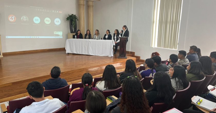 Capacita UAT en Lenguas de Señas Mexicana a estudiante de Enfermería de Nuevo Laredo