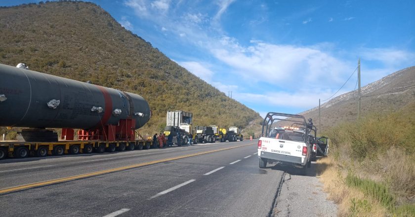 Circulación cerrada en ambos sentidos de la Carretera Federal 101 por paso de calderas