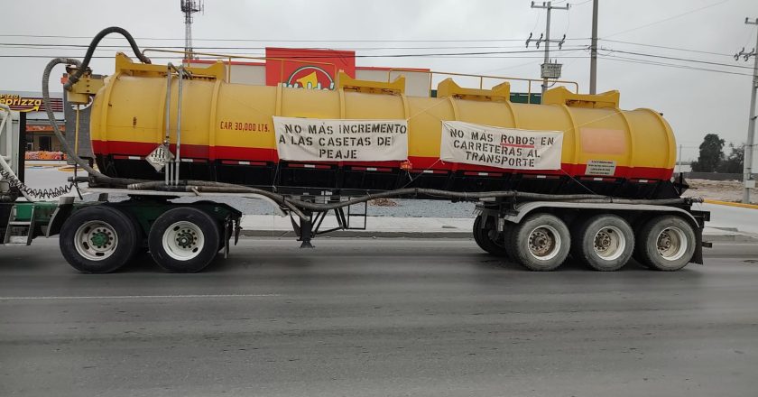 Kilométrica protesta de transportistas