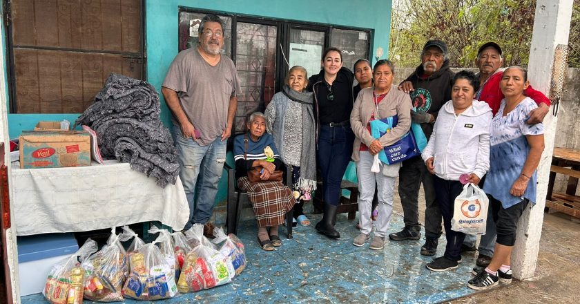 Reciben grupos apoyos alimentarios del DIF