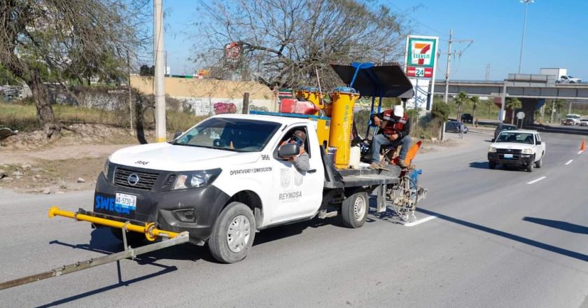 Garantiza Alcalde Carlos Peña Ortiz la seguridad de los conductores con señalización vial