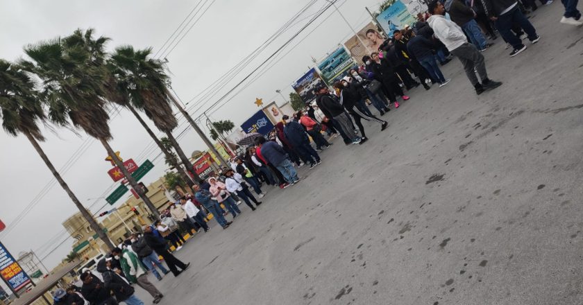 Manifestantes convulsionan la ciudad