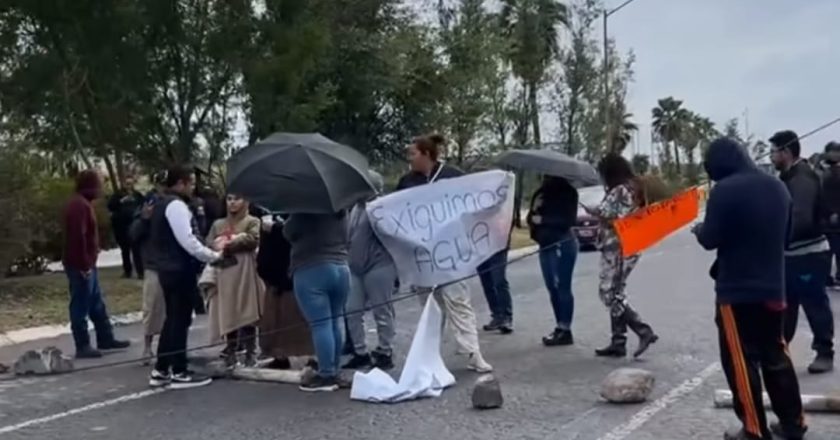 ¿Quieren buen servicio? ¡Paguen el agua!