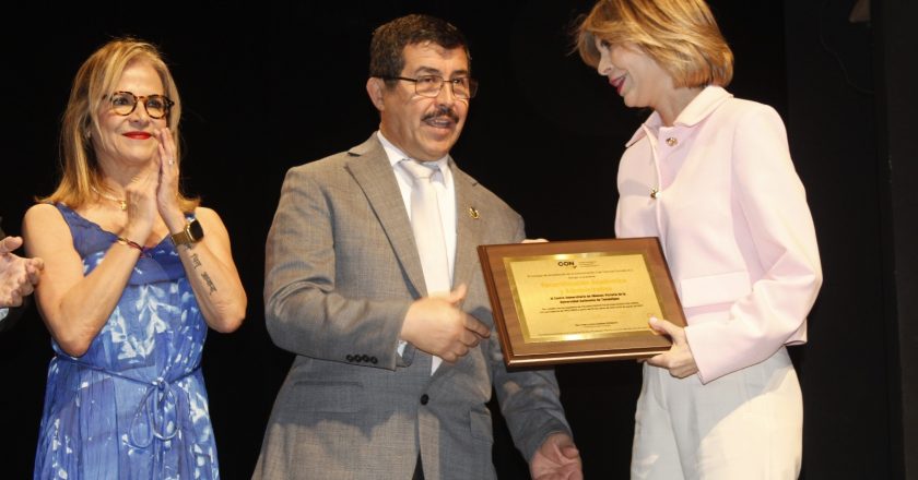 Recibió la UAT reconocimientos a la calidad educativa