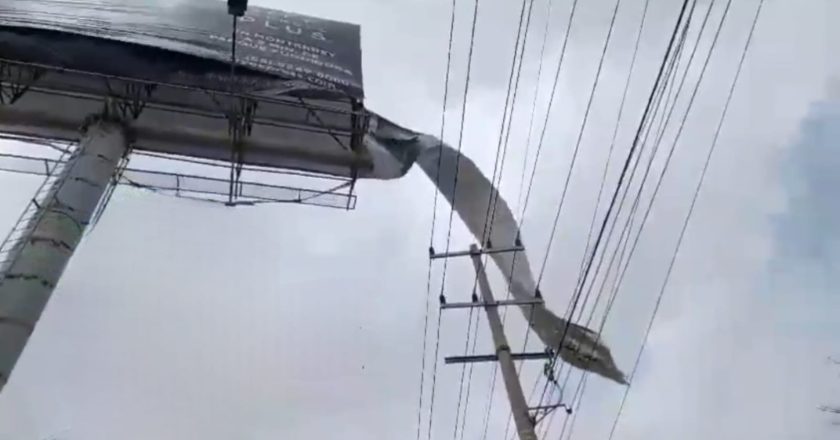 Pide PCyB del Gobierno de Reynosa reportar cables y lonas tirados por el viento