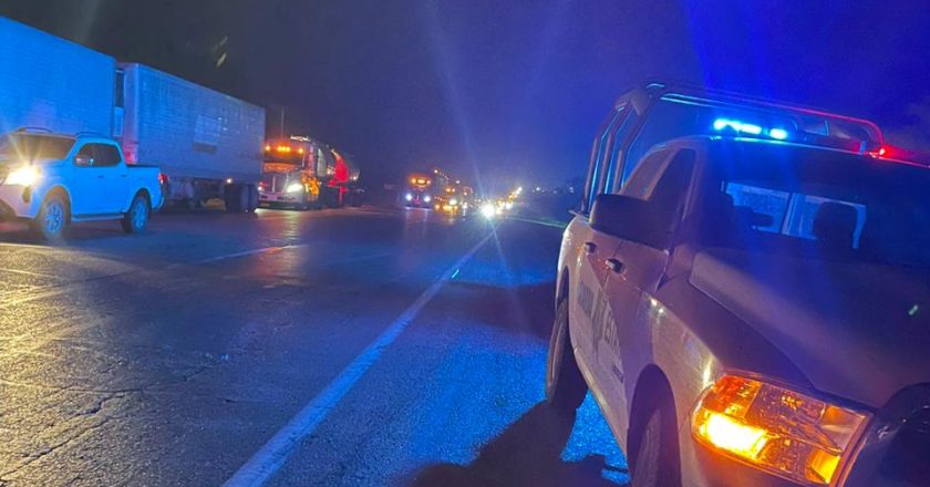 Bloquean tramo carretera en San Fernando