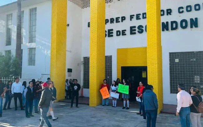 Cambiarán mesa directiva de la prepa Escandón