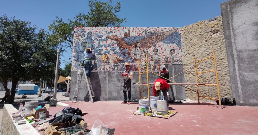 Gobierno de Reynosa realiza trilogía pictórica en la plaza Niños Héroes