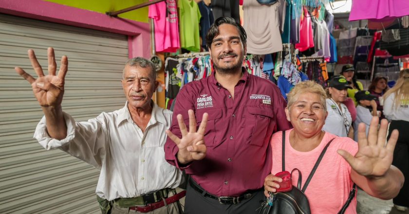 Carlos Peña Ortiz visitó el tianguis Jarachina