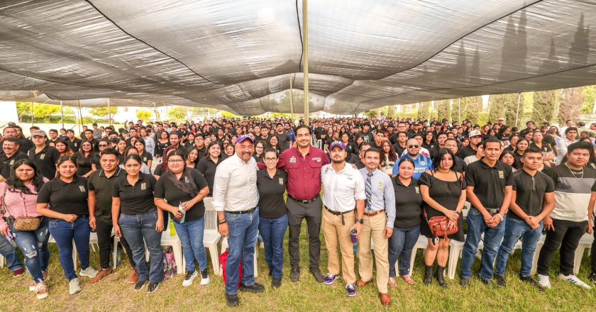 Carlos Peña Ortiz se compromete con los jóvenes por un mejor futuro