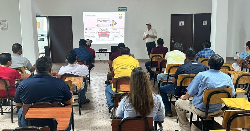 Infractores toman curso “Condúcete Bien”