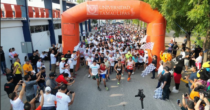 Éxito rotundo en carrera y caminata #Familia UAT