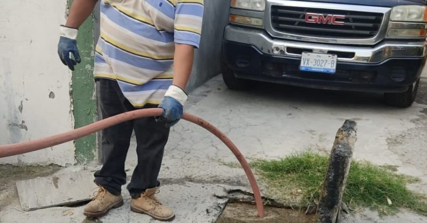 Sondeó COMAPA drenajes sanitarios en el Olmo y Riberas de Rancho Grande