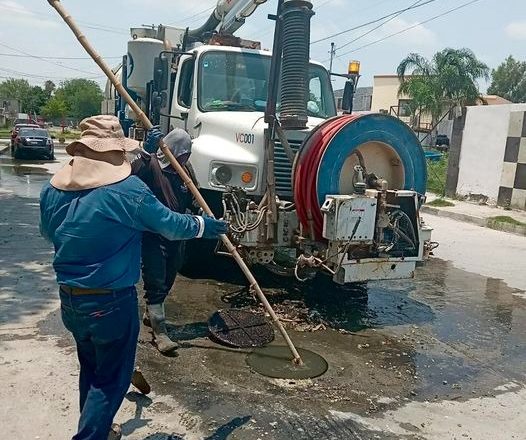 Atendió Gobierno Municipal fuga de aguas residuales en la colonia Las Cumbres