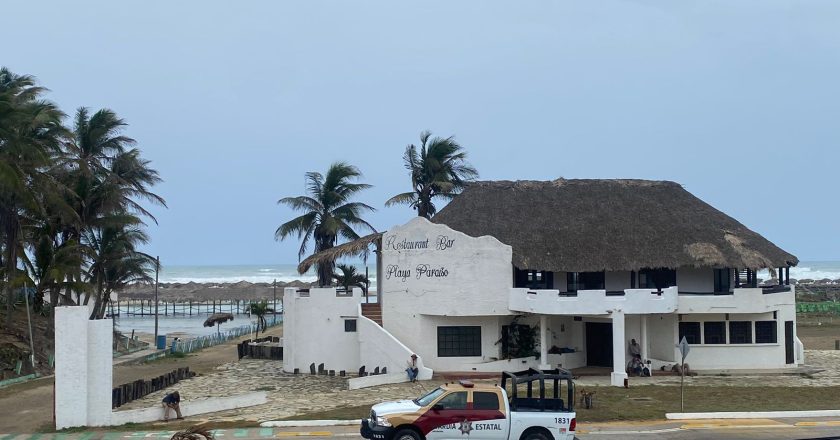 Llama Turismo a no exponerse y respetar cierre de playas por tormenta Alberto