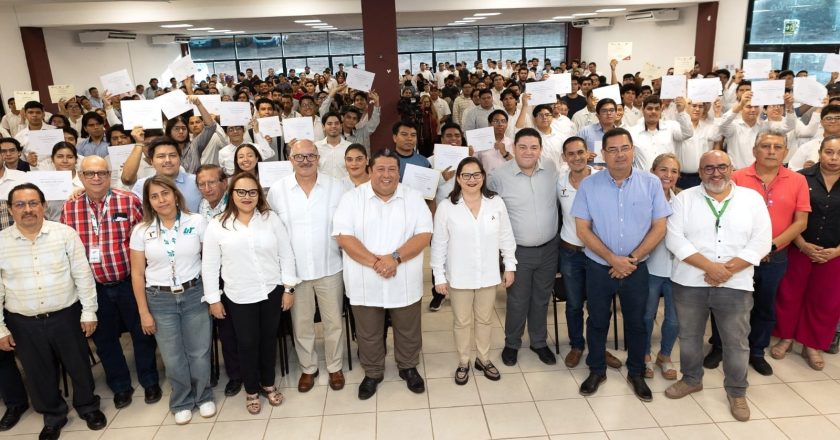 Certifican a estudiantes de la Universidad Tecnológica de Altamira en el idioma inglés