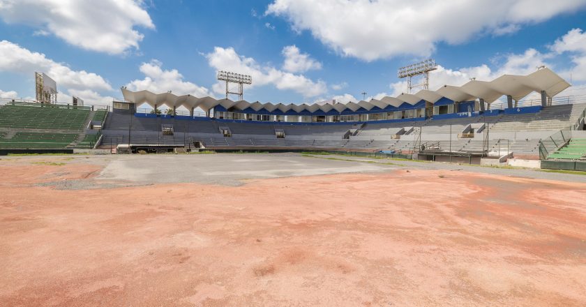 Supervisan rehabilitación del parque de beisbol “Adolfo López Mateos”