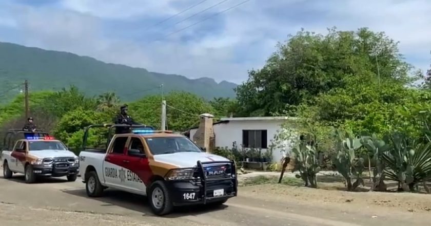 Realizan perifoneo preventivo en zonas de impacto de “Beryl”