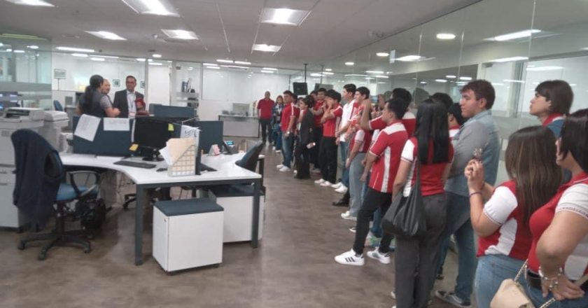 Alumnos de Comunicacion de la Universidad Tamaulipeca, visitan Televisa Univisión Monterrey