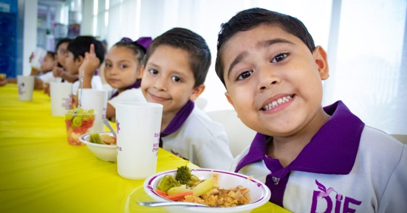 Reciben alumnos de nivel básico dotaciones alimenticias del DIF Tamaulipas durante las vacaciones