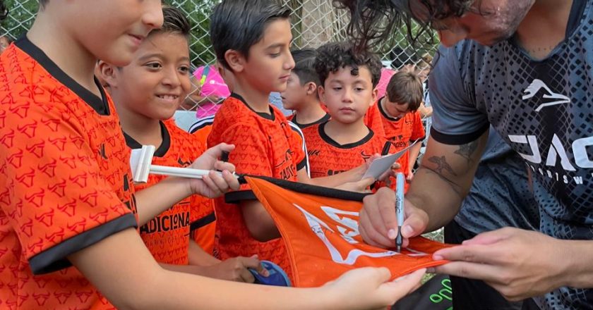 Convivió Club Correcaminos con niños futbolistas de Ciudad Victoria