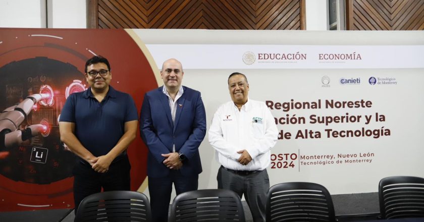 Participó Rector de la UTTN en Foro de Educación Superior y la Industria de Alta Tecnología en la Región Noreste