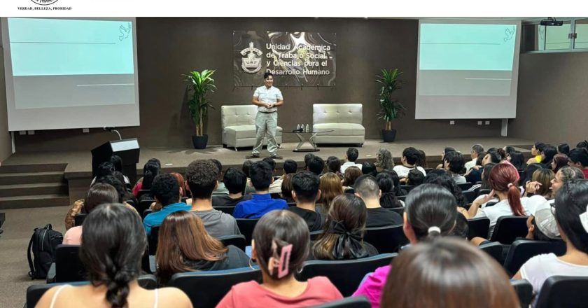 Imparte UAT conferencia a estudiantes por el Día Internacional de la Paz