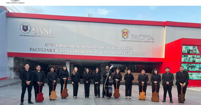 Estudiantes de la UAT destacan en festival nacional de rondallas