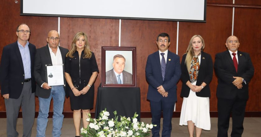 Rinden homenaje póstumo al Ing. Candelario Quiroga, ex rector de la UAT