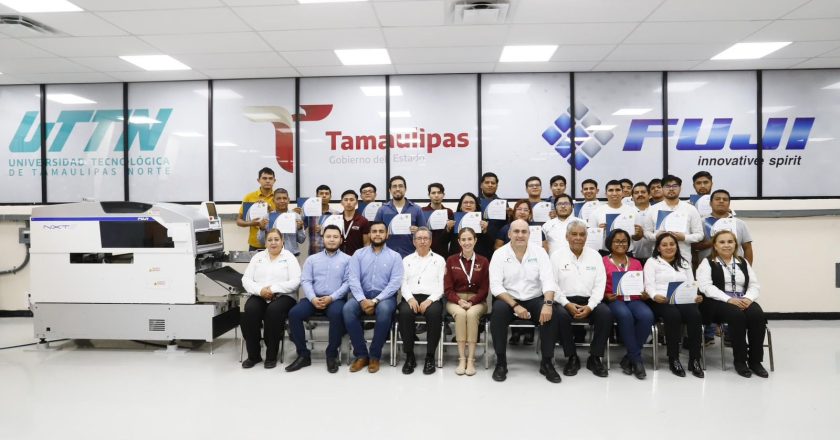 Egresó primera generación de diplomado SMT/Fuji NTX III Platform, de la UTTN