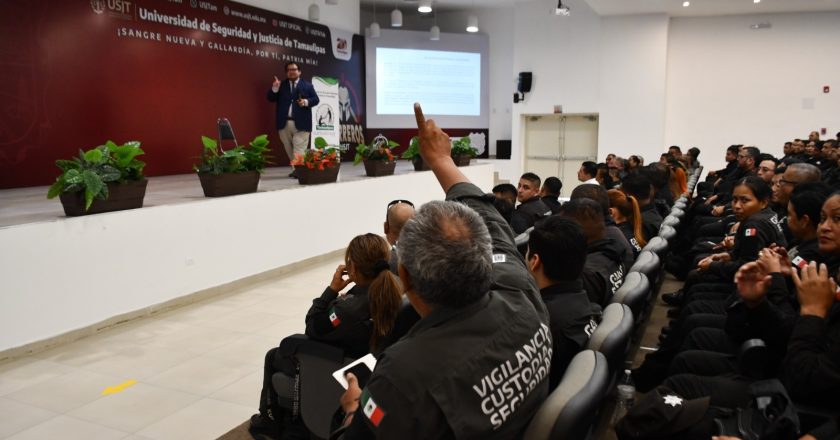 Recibe personal operativo de la SSPT conferencia de derechos humanos enfocada a migración