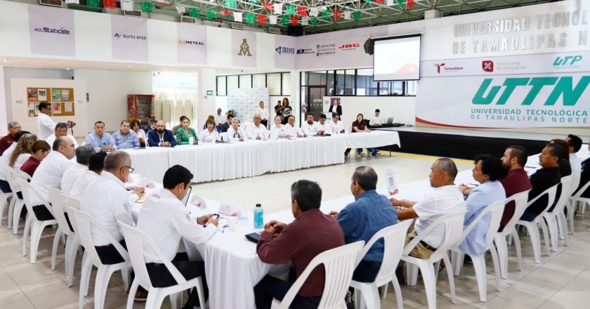 Fue UTTN sede de reunión regional de vinculación del tipo superior