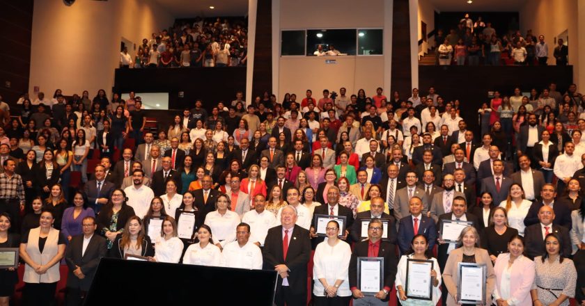 Recibe la UAT reconocimiento nacional por la calidad de sus programas educativos