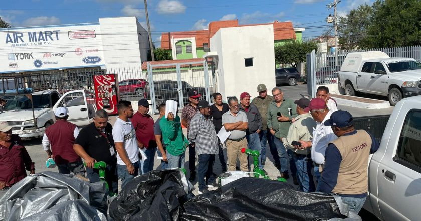 Fumigan contra el dengue SEBIEN y Secretaría de Salud