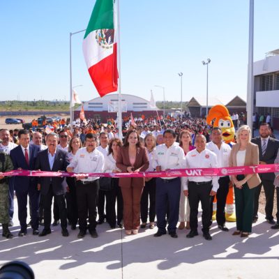 Dámaso Anaya y Carmen Lilia Canturosas inauguran la Preparatoria UAT Nuevo Laredo