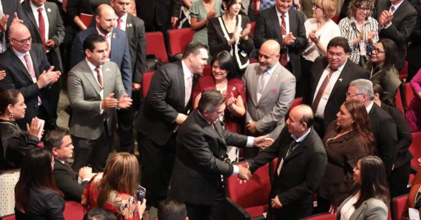 Felicita Gobernador a Diputados y los invita a seguir removiendo obstáculos