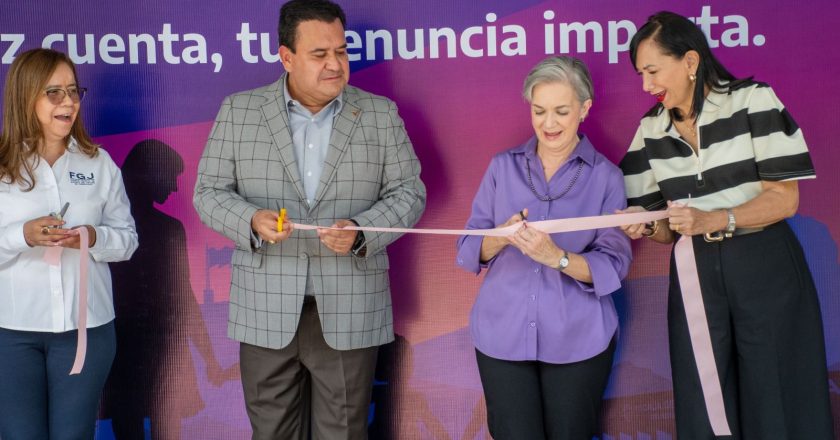 Inaugura María de Villarreal remodelación de explanada en la FGJT