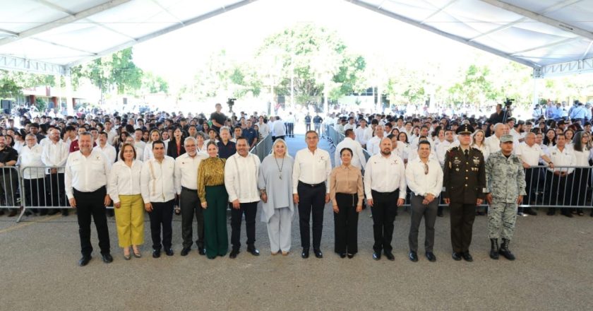 Cumple Américo al Tec Victoria; construye gimnasio