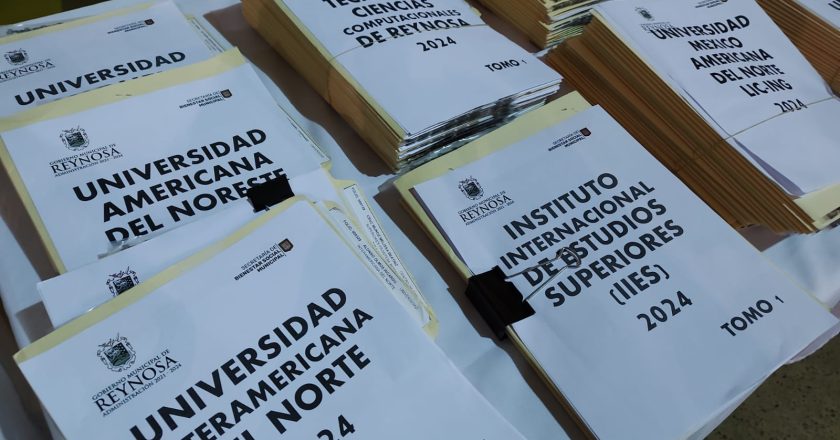 Entregaron tarjetas para becas “Contamos Contigo”