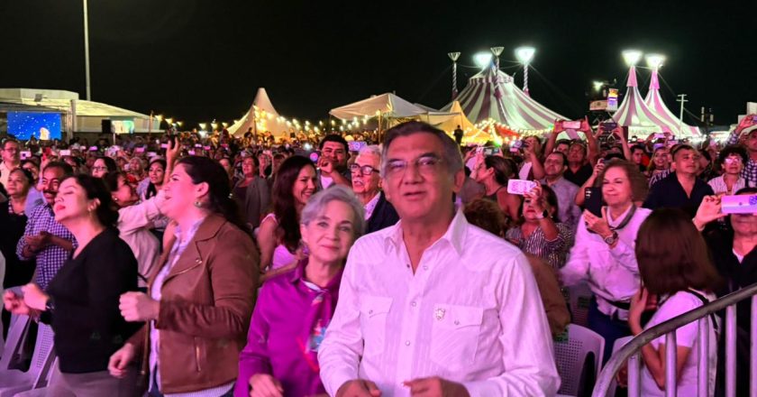 Acudió el Gobernador y su esposa a ver a Los Ángeles Azules que cantaron ante 45 mil victorenses