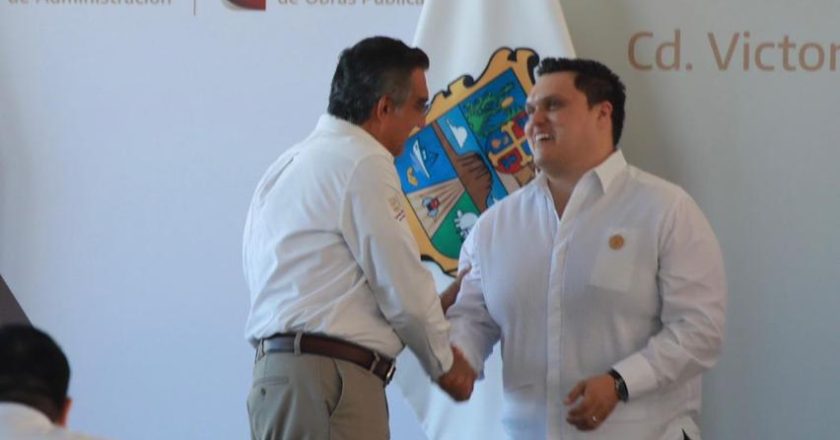 Participa Humberto Prieto Herrera junto a el Gobernador Américo Villarreal Anaya, en Ceremonia Cívica