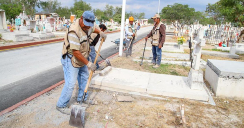 Inician con limpieza de panteones para “Día de Muertos”